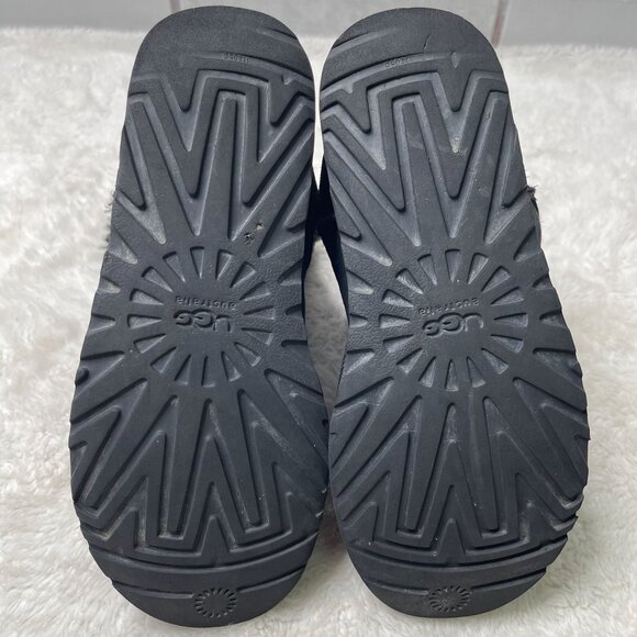 UGG Kid's Black Bailey Bow II Exotic Suede Boot Round Toe Shoes Size 4 US - Picture 6 of 15